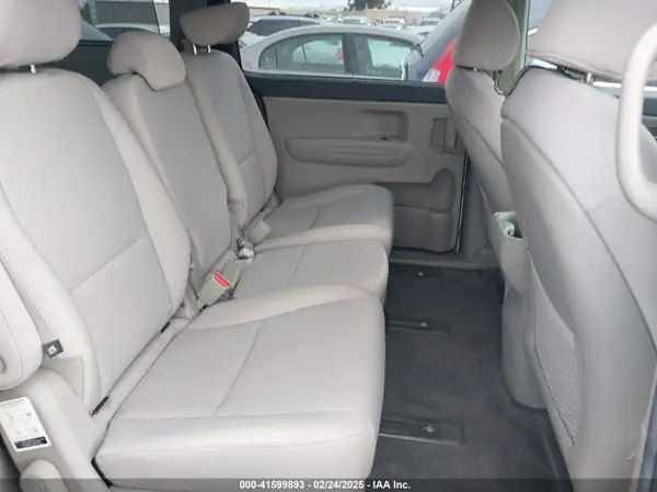 KNDMB5C19G6114003 2016 KIA SEDONA - Image 8