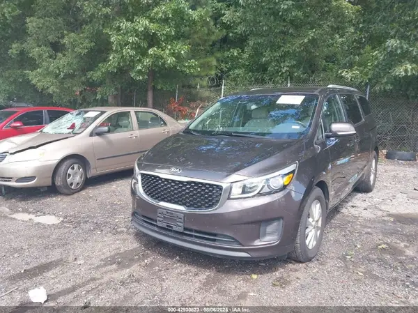 KNDMB5C19G6120125 2016 KIA SEDONA - Image 2