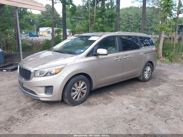 KNDMB5C19G6130492 2016 KIA SEDONA - Image 2
