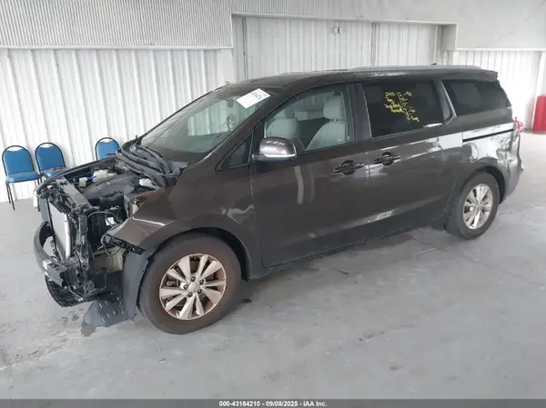 KNDMB5C19G6148877 2016 KIA SEDONA - Image 2