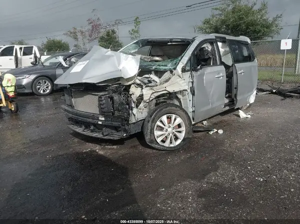 KNDMB5C19G6148930 2016 KIA SEDONA - Image 2