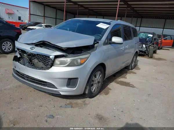 KNDMB5C19G6150287 2016 KIA SEDONA - Image 2