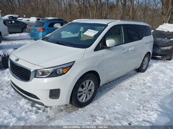 KNDMB5C19G6162424 2016 KIA SEDONA - Image 2