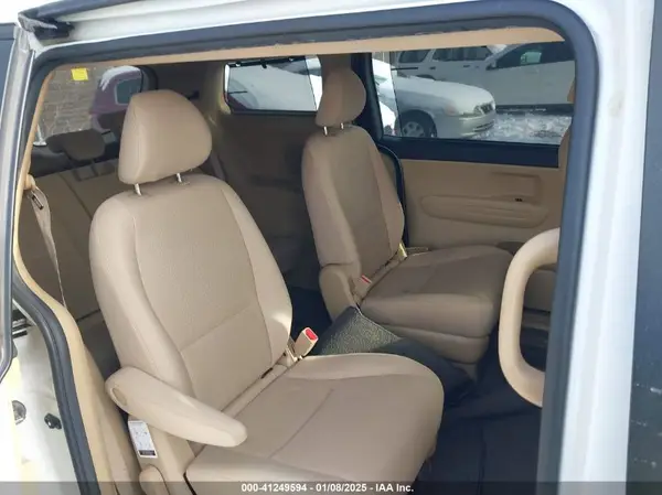 KNDMB5C19G6162424 2016 KIA SEDONA - Image 8
