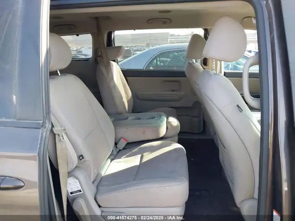 KNDMB5C19G6163914 2016 KIA SEDONA - Image 8