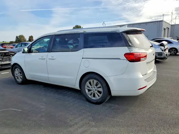 KNDMB5C19G6168370 2016 KIA SEDONA - Image 2