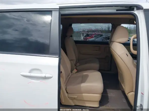 KNDMB5C19G6175576 2016 KIA SEDONA - Image 8