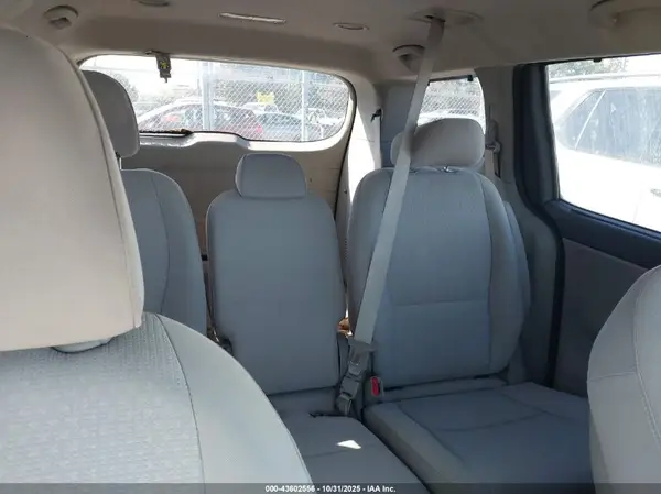 KNDMB5C19G6189185 2016 KIA SEDONA - Image 8