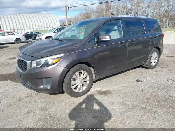 KNDMB5C19G6189753 2016 KIA SEDONA - Image 2