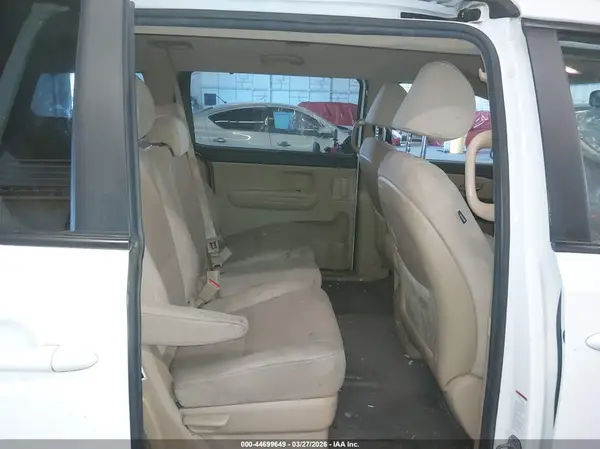 KNDMB5C19G6191163 2016 KIA SEDONA - Image 8