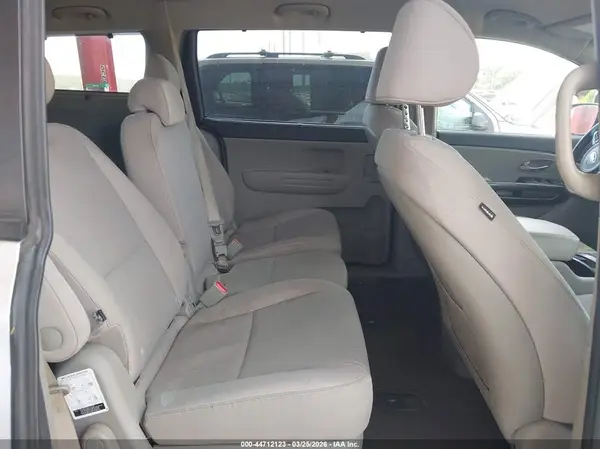 KNDMB5C19G6195441 2016 KIA SEDONA - Image 8
