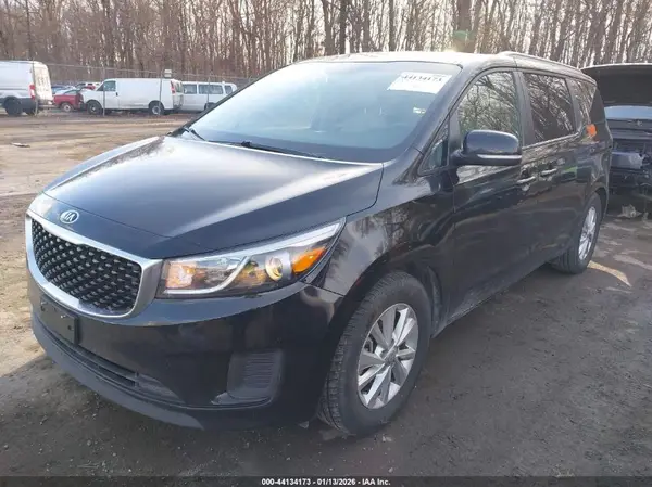 KNDMB5C19G6202842 2016 KIA SEDONA - Image 2