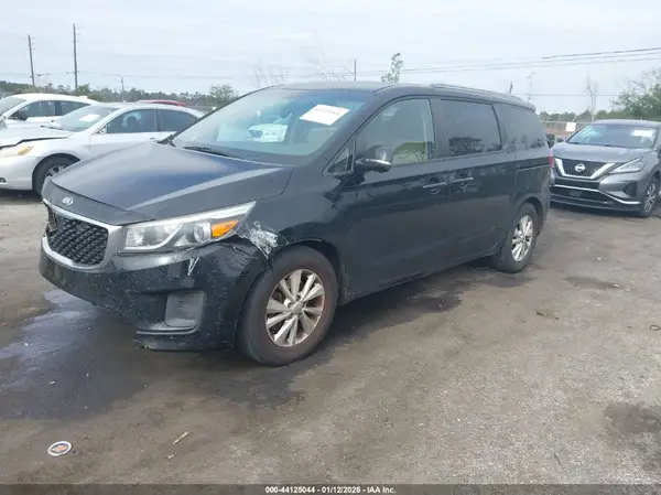 KNDMB5C19G6203294 2016 KIA SEDONA - Image 2