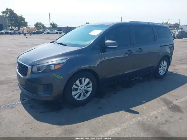 KNDMB5C19G6204249 2016 KIA SEDONA - Image 2