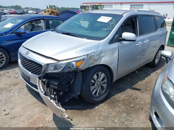 KNDMB5C19G6209824 2016 KIA SEDONA - Image 2