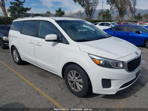 KNDMB5C19G6214070 2016 KIA SEDONA - Image 1
