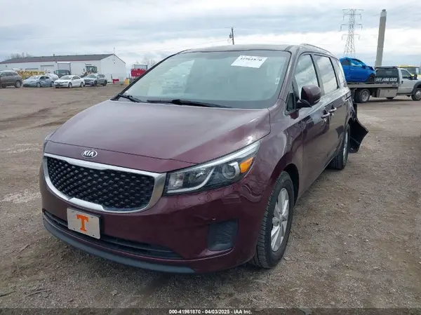 KNDMB5C19G6214375 2016 KIA SEDONA - Image 2