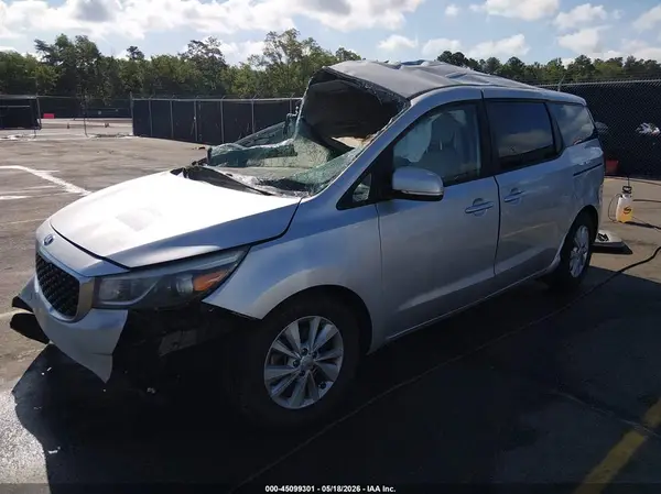 KNDMB5C19H6218377 2017 KIA SEDONA - Image 2