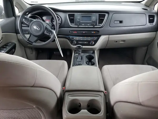 KNDMB5C19H6218900 2017 KIA SEDONA - Image 8