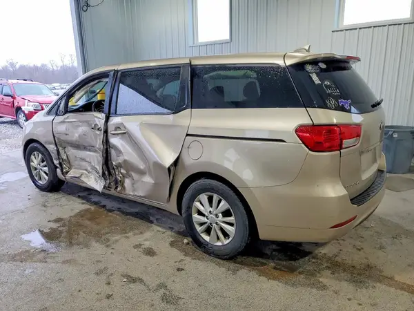 KNDMB5C19H6219318 2017 KIA SEDONA - Image 2