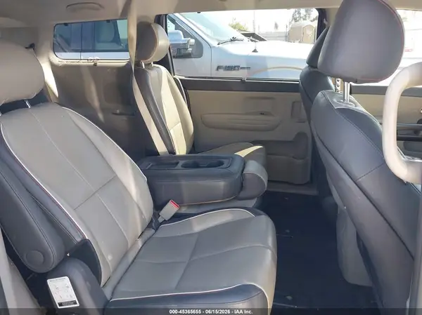 KNDMB5C19H6230190 2017 KIA SEDONA - Image 8