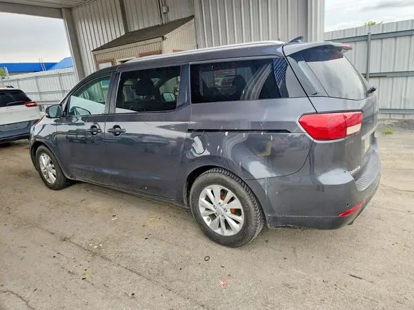 KNDMB5C19H6234367 2017 KIA SEDONA - Image 2