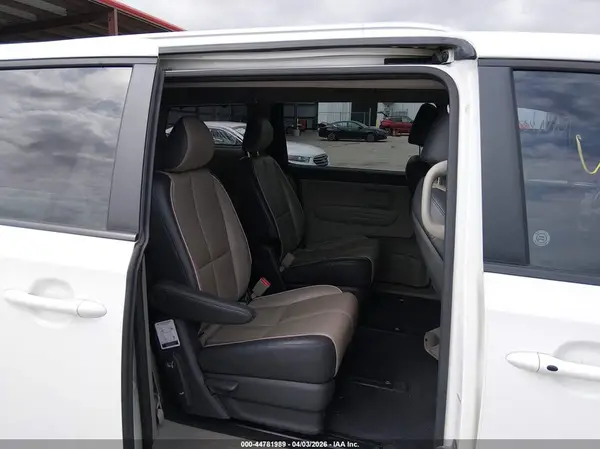 KNDMB5C19H6237155 2017 KIA SEDONA - Image 8