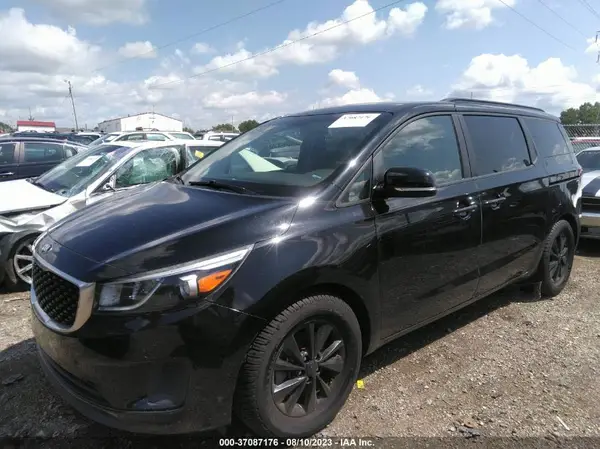 KNDMB5C19H6238001 2017 KIA SEDONA - Image 2