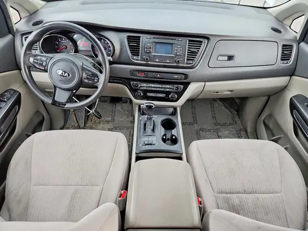KNDMB5C19H6242372 2017 KIA SEDONA - Image 8