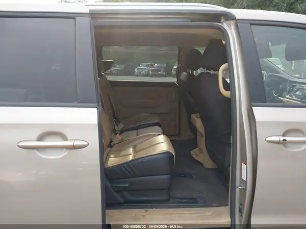KNDMB5C19H6242727 2017 KIA SEDONA - Image 8