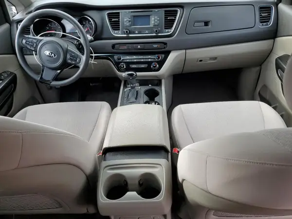 KNDMB5C19H6244770 2017 KIA SEDONA - Image 8
