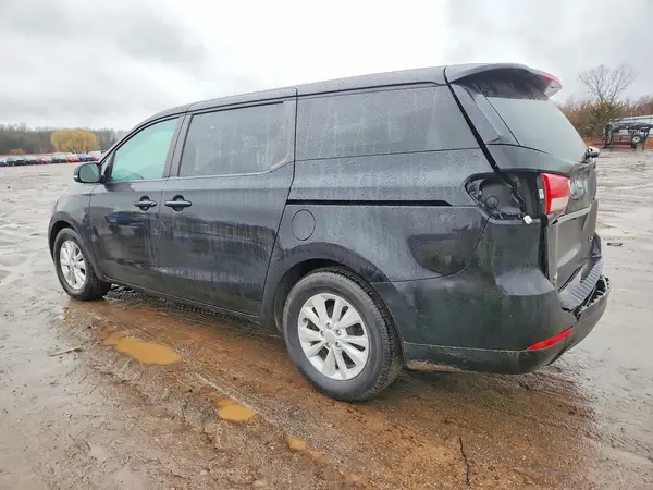 KNDMB5C19H6245403 2017 KIA SEDONA - Image 2