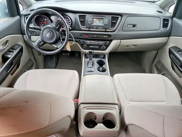 KNDMB5C19H6245403 2017 KIA SEDONA - Image 8
