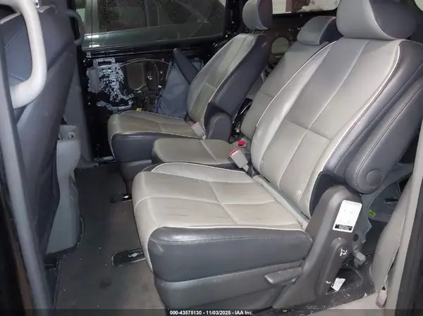 KNDMB5C19H6246132 2017 KIA SEDONA - Image 8