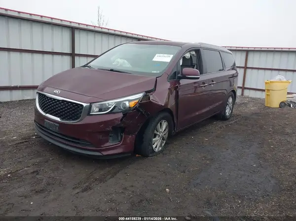 KNDMB5C19H6247636 2017 KIA SEDONA - Image 2