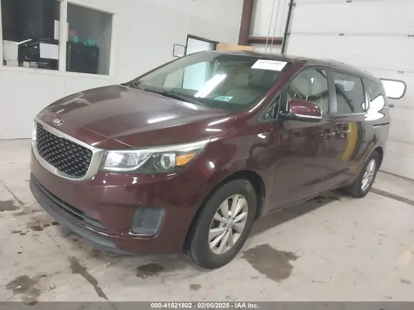 KNDMB5C19H6247846 2017 KIA SEDONA - Image 2