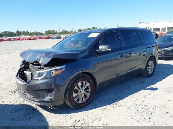 KNDMB5C19H6248754 2017 KIA SEDONA - Image 2