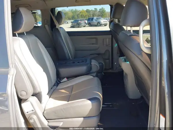 KNDMB5C19H6248754 2017 KIA SEDONA - Image 8