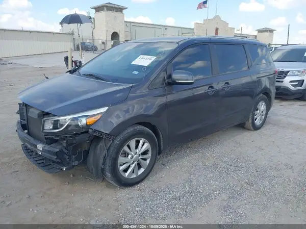KNDMB5C19H6251279 2017 KIA SEDONA - Image 2