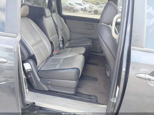 KNDMB5C19H6251279 2017 KIA SEDONA - Image 8