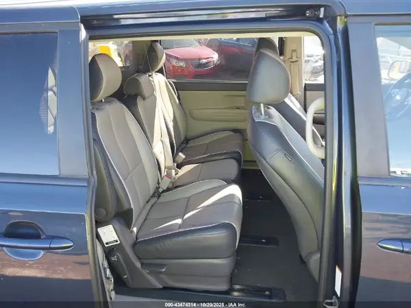 KNDMB5C19H6252836 2017 KIA SEDONA - Image 8