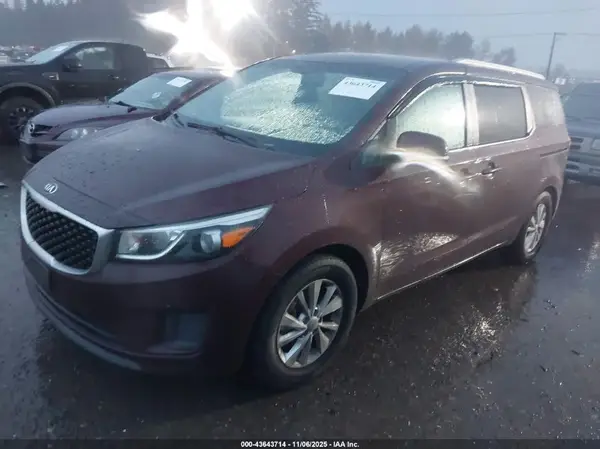 KNDMB5C19H6254179 2017 KIA SEDONA - Image 2