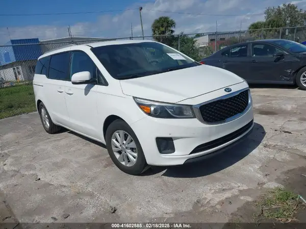 KNDMB5C19H6268132 2017 KIA SEDONA - Image 1