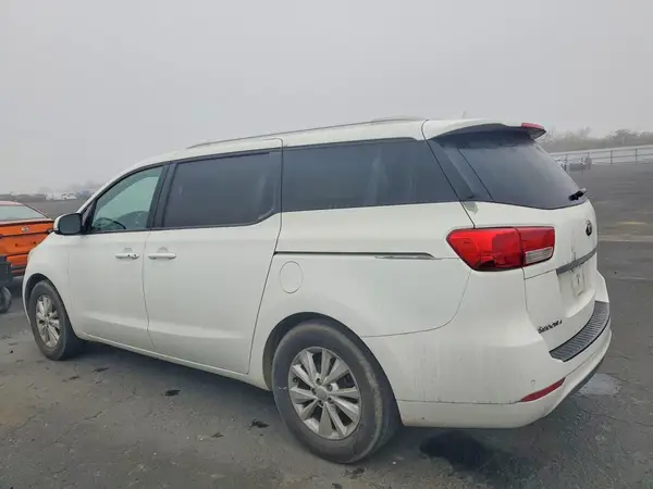 KNDMB5C19H6269197 2017 KIA SEDONA - Image 2