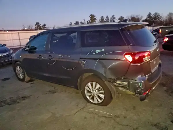 KNDMB5C19H6269443 2017 KIA SEDONA - Image 2