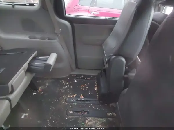 KNDMB5C19H6281205 2017 KIA SEDONA - Image 8