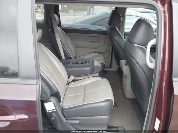 KNDMB5C19H6281219 2017 KIA SEDONA - Image 8