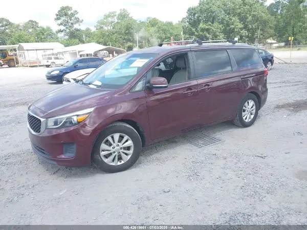 KNDMB5C19H6281253 2017 KIA SEDONA - Image 2