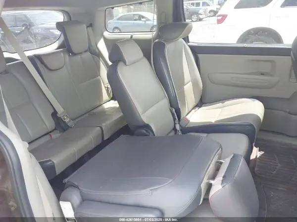 KNDMB5C19H6281253 2017 KIA SEDONA - Image 8