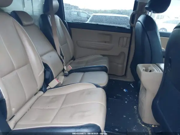 KNDMB5C19H6282158 2017 KIA SEDONA - Image 8
